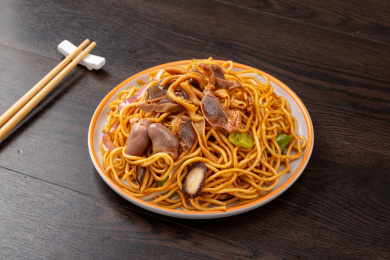 鸭杂炒面 