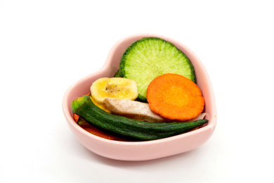 白背景休闲零食营养健康果蔬脆