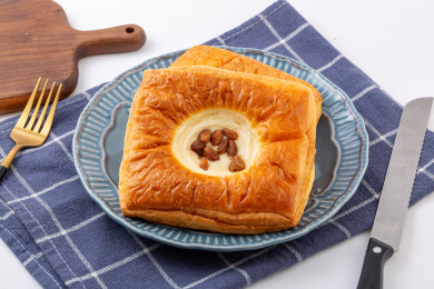 葡萄干奶油风味起酥面包