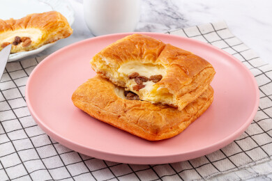 葡萄干奶油风味起酥面包