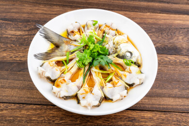 中餐家常菜一碟清蒸白条鱼