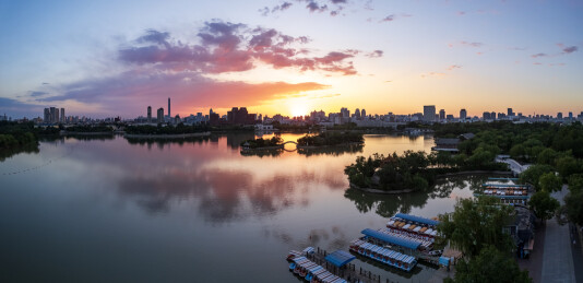 天津天塔湖水上公园景区城市日落晚霞风光