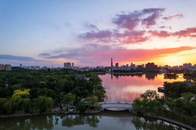 天津天塔湖水上公园景区城市日落晚霞风光