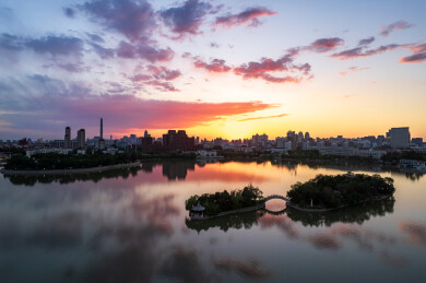 天津天塔湖水上公园景区城市日落晚霞风光
