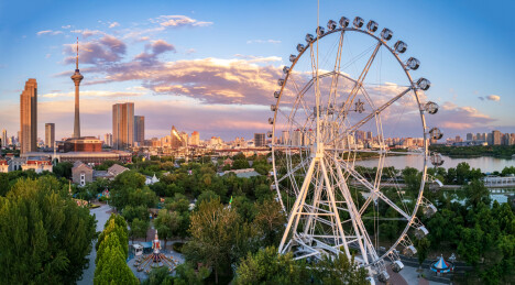 天津天塔湖水上公园景区城市日落晚霞风光