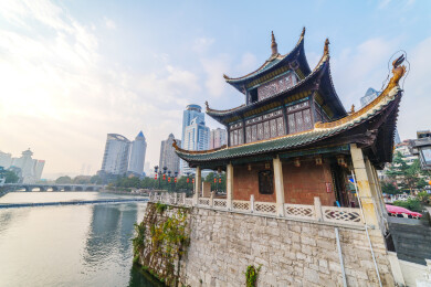 贵阳甲秀楼城市风光