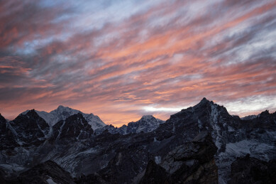 尼泊尔ebc徒步中的晚霞与火烧云