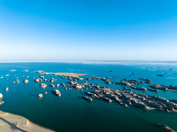 中国青海海西水上雅丹航拍
