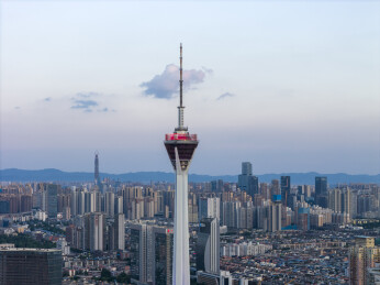 成都地标熊猫塔339电视塔夏天夕阳航拍