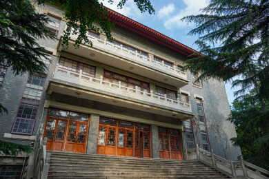 中国山东大学趵突泉校区近现代建筑风光