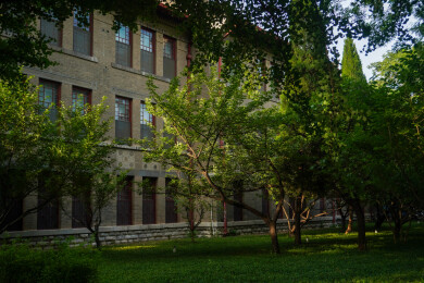 中国山东大学趵突泉校区近现代建筑风光