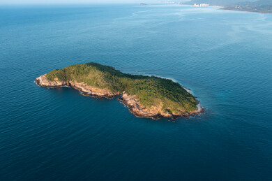 航拍万宁石梅湾浮潜地加井岛