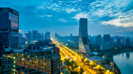 成都高新区地标建筑中国欧洲中心的早晨