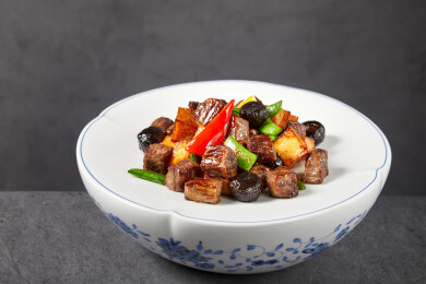 黑蒜牛肉粒