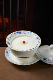 水牛奶炖燕窝