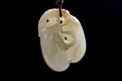 温润的和田玉坠