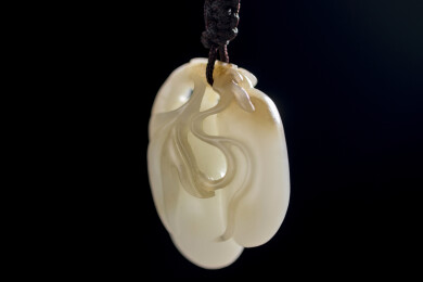 温润的和田玉坠