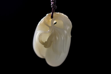 温润的和田玉坠