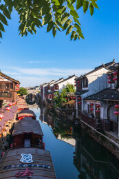 江苏省苏州市著名景点七里山塘夏季风光