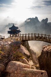 中国山东省青岛市崂山巨峰景区灵旗峰