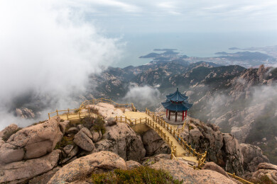 中国山东省青岛市崂山巨峰景区灵旗峰