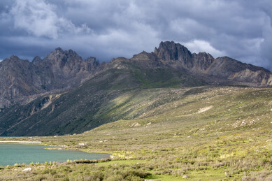 巴塘姊妹湖观景台