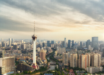 中国成都339电视塔落日航拍图