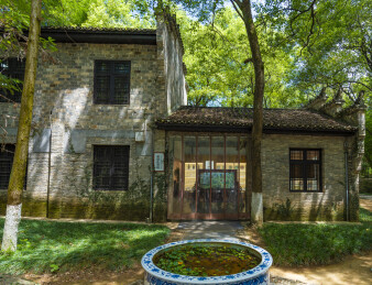 江西景德镇古窑民俗博览区瓷品生活馆