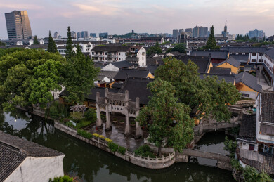 浙江绍兴越城区龙华古寺景观