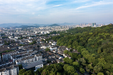 航拍浙江绍兴越城区府山公园景观