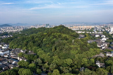航拍浙江绍兴越城区府山公园景观