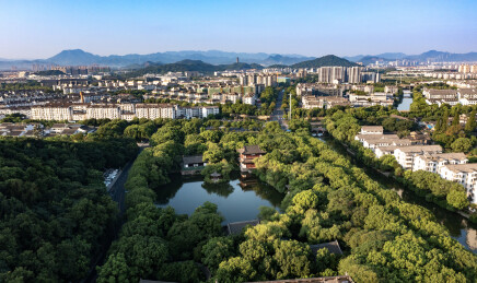 航拍浙江绍兴越城区府山公园景观