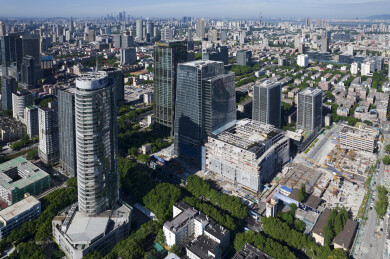 中国江苏南京玄武湖华贸中心航拍城市风光