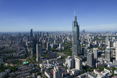 中国江苏南京玄武湖紫峰大厦航拍城市风光