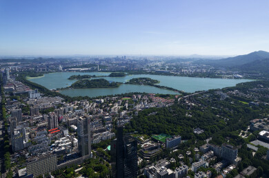 中国江苏南京玄武湖航拍城市风光