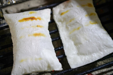 云南大理特色小吃烤饵块