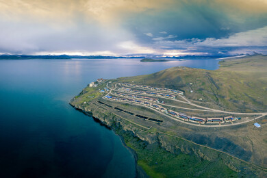 中国西藏山南普莫雍措推瓦村全景
