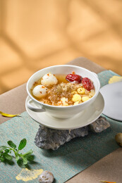 红金桂竹丝燕汤丸