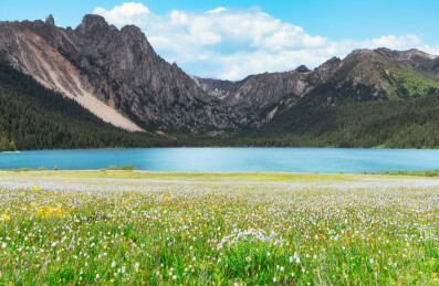 中国川西甘孜巴塘措普沟自然风光