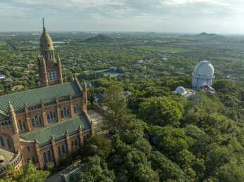 上海佘山天文台和上海佘山天主教堂航拍