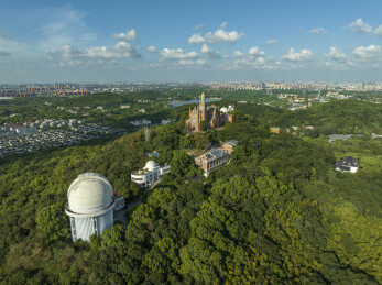 上海佘山天文台和上海佘山天主教堂航拍