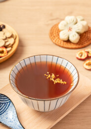 碗里的酸梅汤