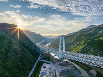 北京门头沟京蔚高速安家庄东桥与太阳