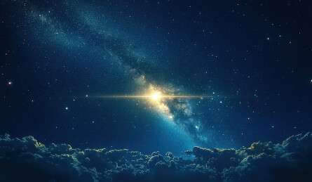 夜空中星星的低角度视图