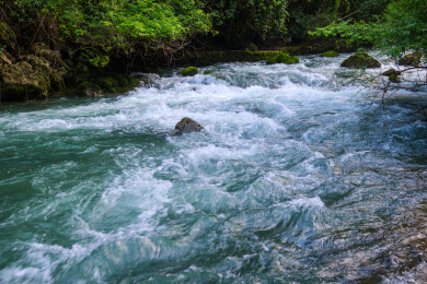 贵州荔波小七孔景区|山间奔腾的溪流