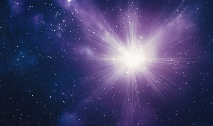 夜空中星星的低角度观察