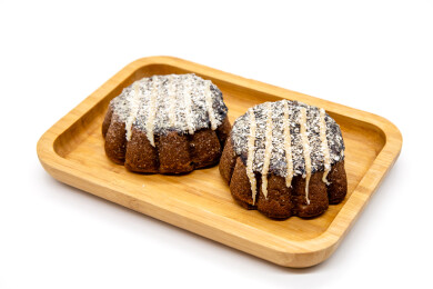 白背景生椰可可蛋糕