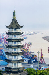 宁波镇海招宝山风景区鳌柱塔