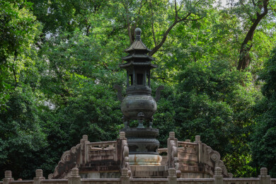 南京钟山风景区中山陵孝经鼎