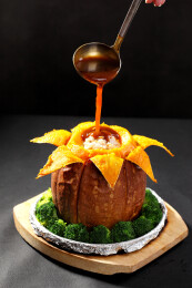  芝士南瓜焗海鲜饭